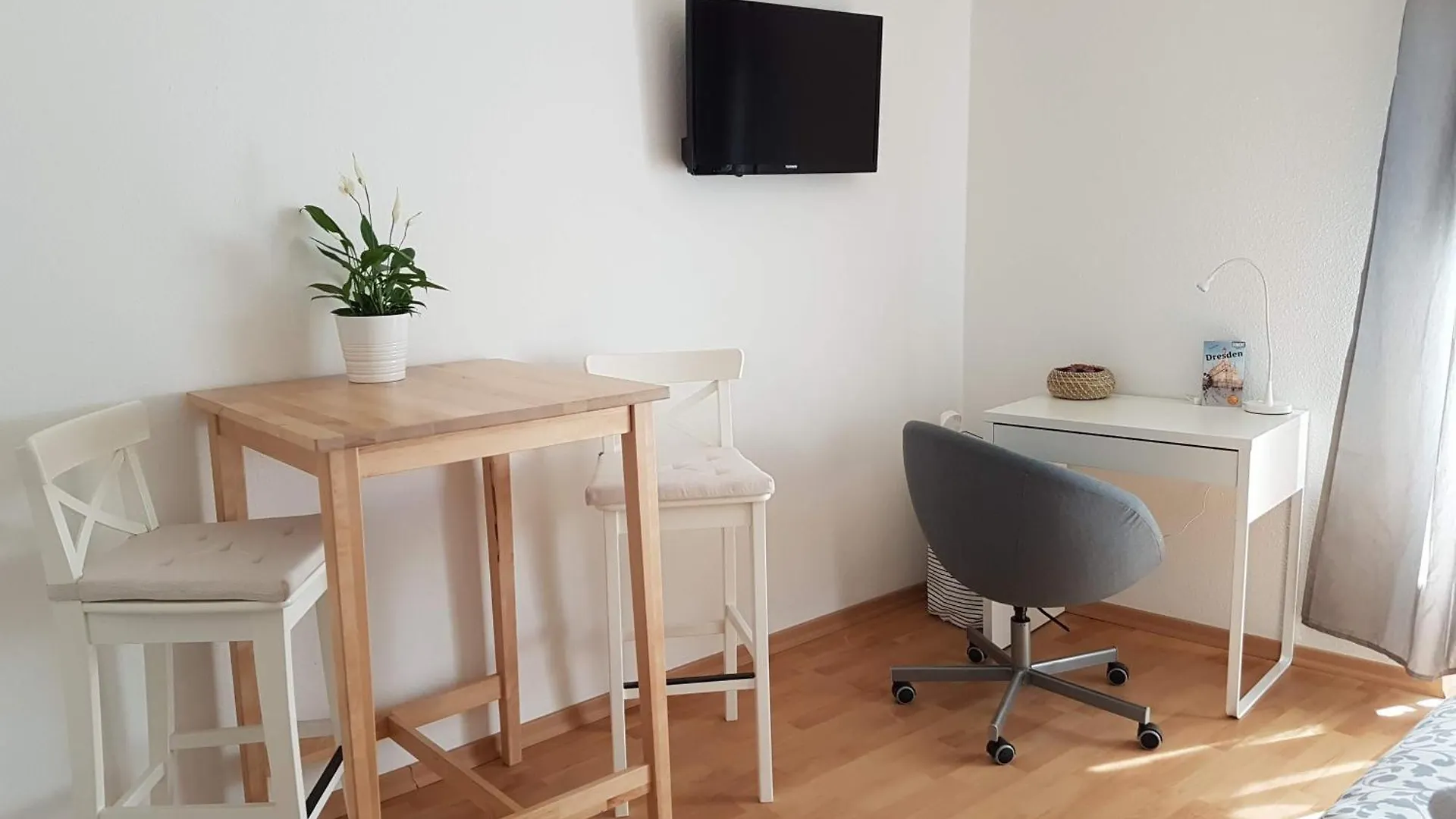 Studio Dresden Neustadt & Parking 0*,